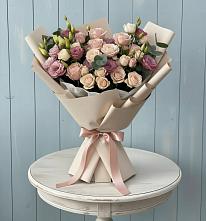 Букет цветов из:  Розы и Лизиантусы в Озеке-Суате