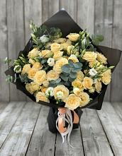 Букет цветов из:  Розы и Лизиантусы #REPLACE_PRED# Озеке-Суате