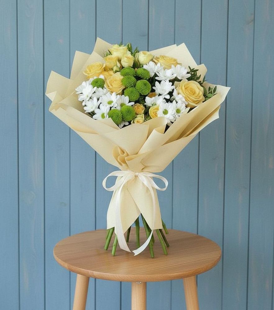 Букет цветов из: Хризантемы и Розы в Озеке-Суате