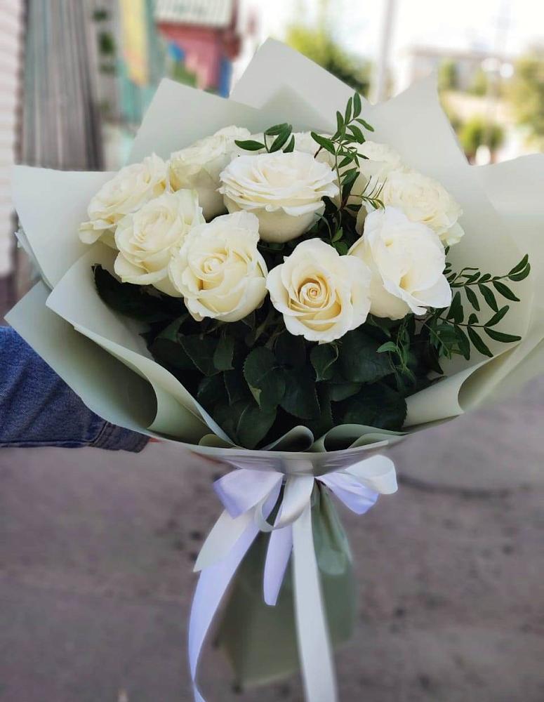 Букет Белые розы Проуд в Озеке-Суате