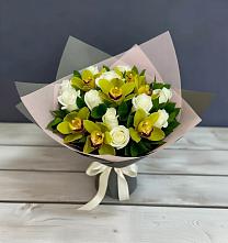 Букет цветов из:  Орхидеи и Розы в Озеке-Суате