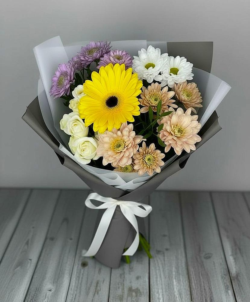 Букет цветов из: Розы, Герберы и Хризантемы в Озеке-Суате