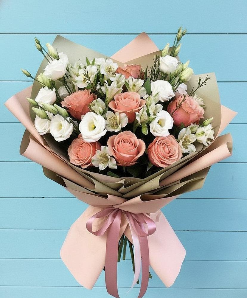 Букет цветов из: Розы, Альстромерии и Лизиантусы в Озеке-Суате