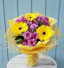 Букет цветов из:  Хризантемы и Герберы в Озеке-Суате
