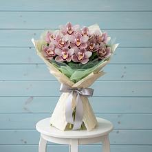 Букет цветов из:  Орхидеи и Розы #REPLACE_PRED# Озеке-Суате