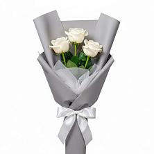 Букет 3 белые розы в Озеке-Суате