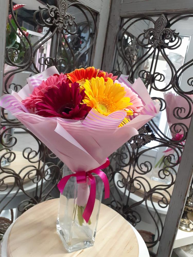 Букет цветов из: Герберы в Озеке-Суате