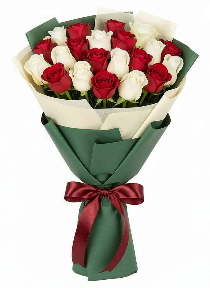 Букет Микс из красных и белых роз в Озеке-Суате