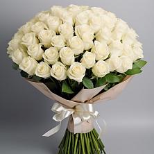 Букет 101 беля роза Белоснежка в Озеке-Суате