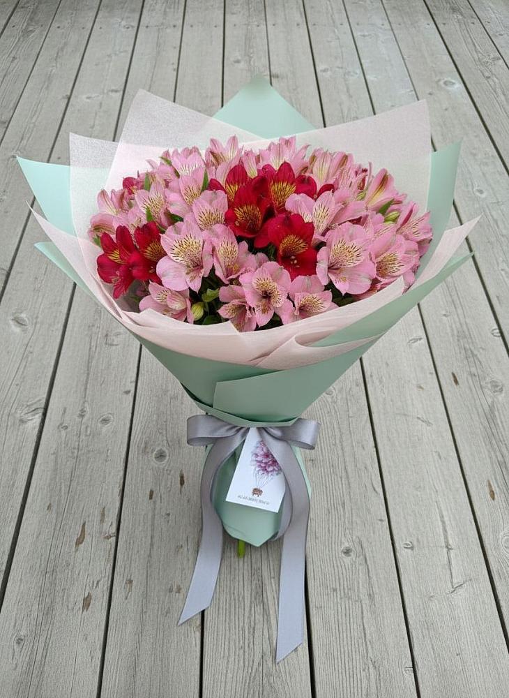 Букет цветов из: Альстромерии в Озеке-Суате