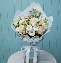 Букет цветов из:  Розы и Лизиантусы в Озеке-Суате