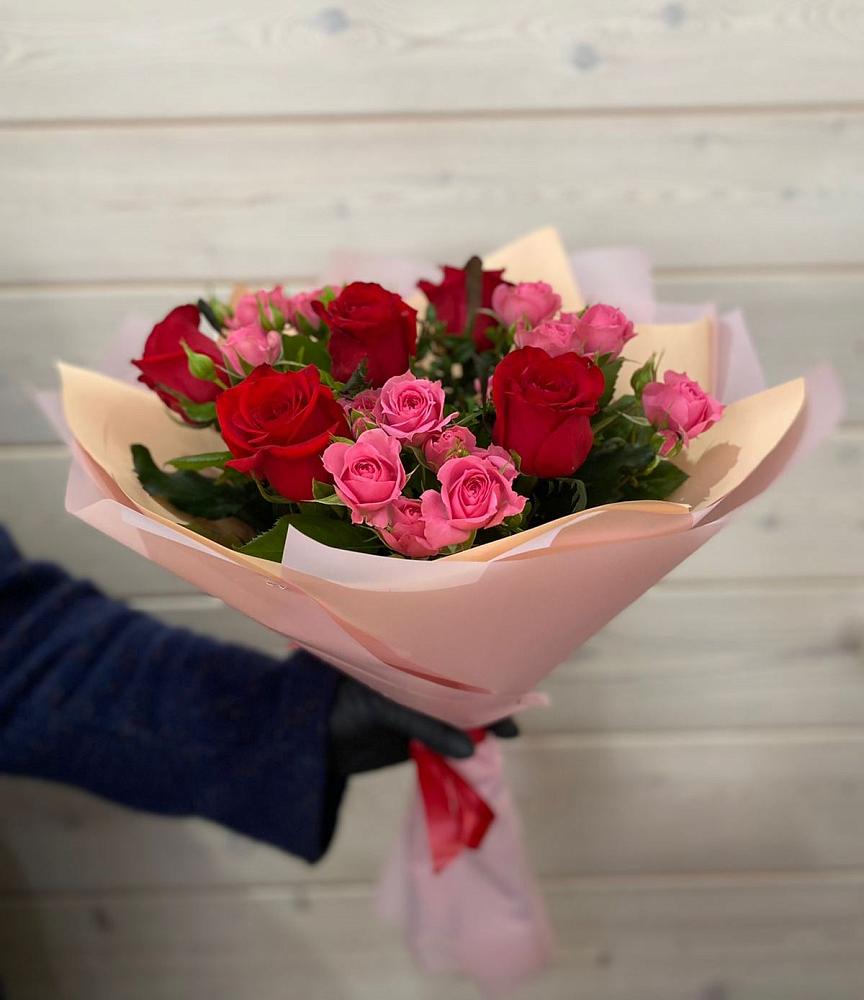 Букет цветов из: Розы в Озеке-Суате