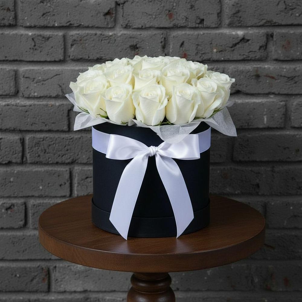 Цветочная композиция из Розы в шляпной коробке в Озеке-Суате