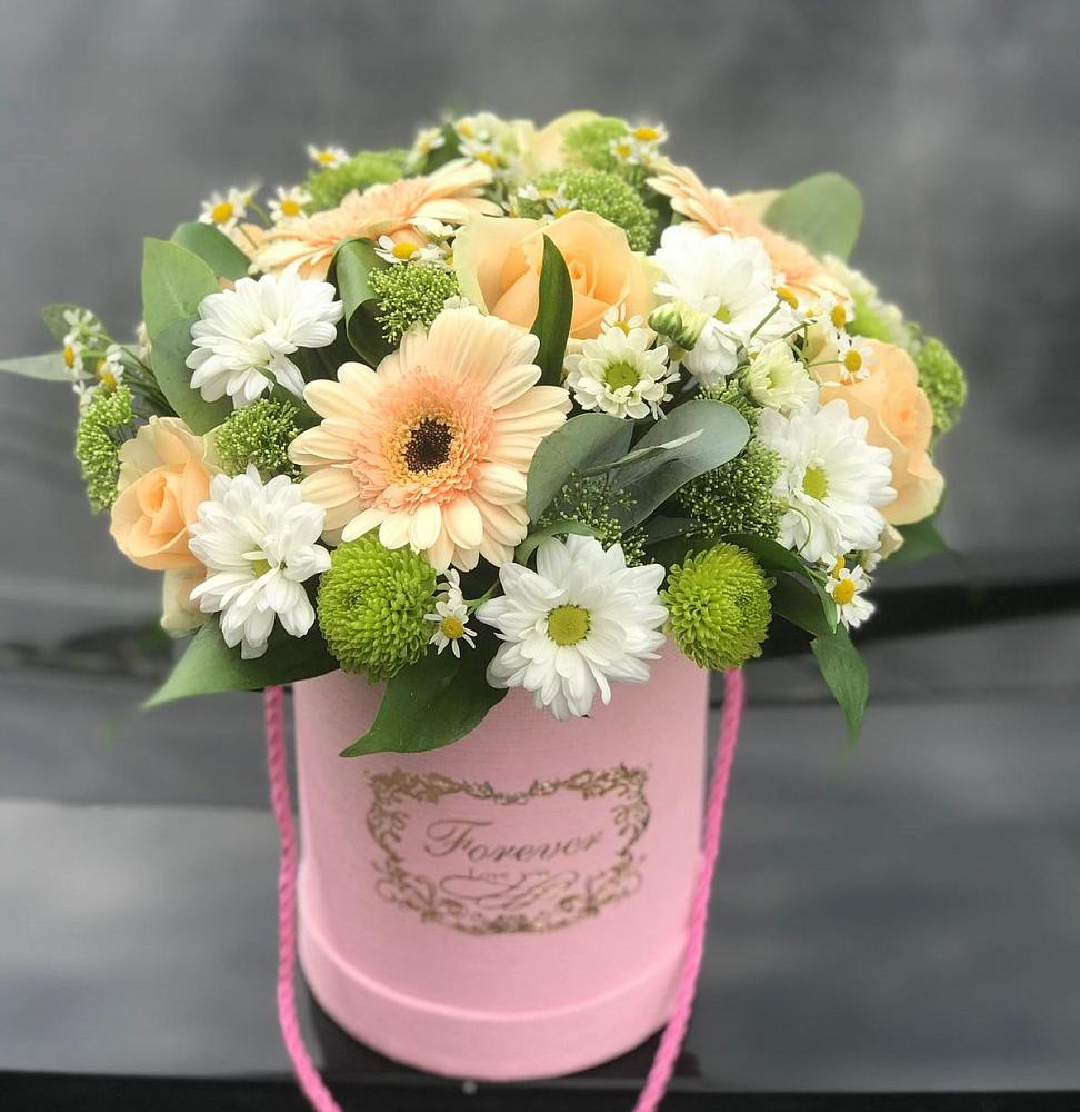 Цветочная композиция из Розы, Герберы и Хризантемы в шляпной коробке в Озеке-Суате