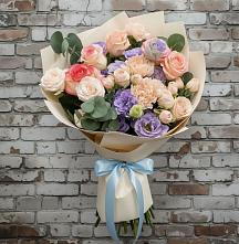 Букет цветов из:  Розы, Лизиантусы и Гвоздики в Озеке-Суате