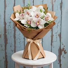 Букет цветов из:  Орхидеи и Розы в Озеке-Суате