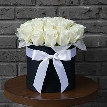 Цветочная композиция из Розы в шляпной коробке в Озеке-Суате